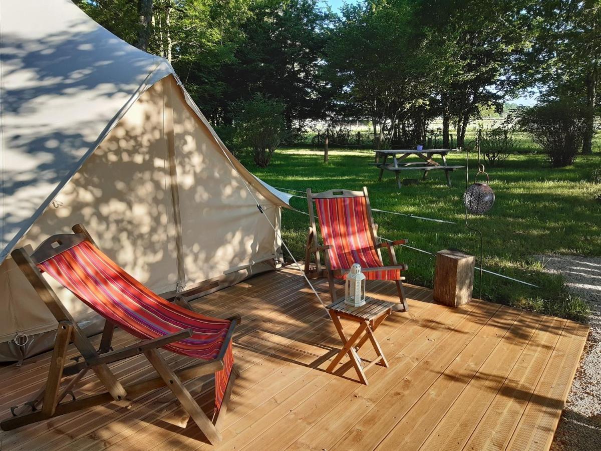 Camping Etang Du Camp Senergues Buitenkant foto