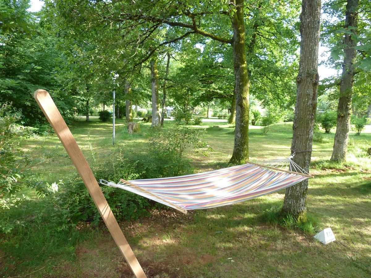 Camping Etang Du Camp Senergues Buitenkant foto