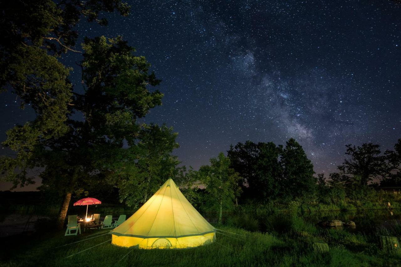 Camping Etang Du Camp Senergues Buitenkant foto